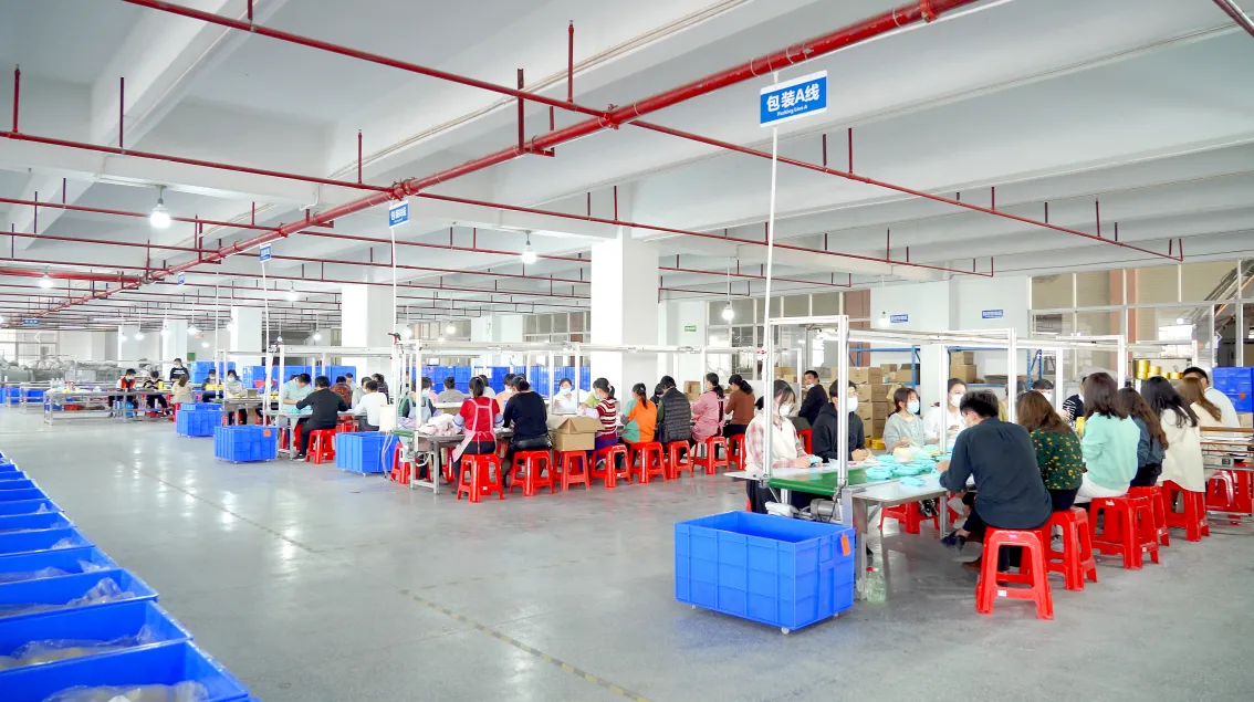 Pet toy companies are focusing their efforts on offline exhibitions to expand their market channels.