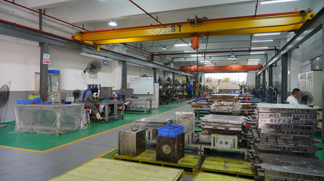 The rubber pet toy industry in China is developing rapidly