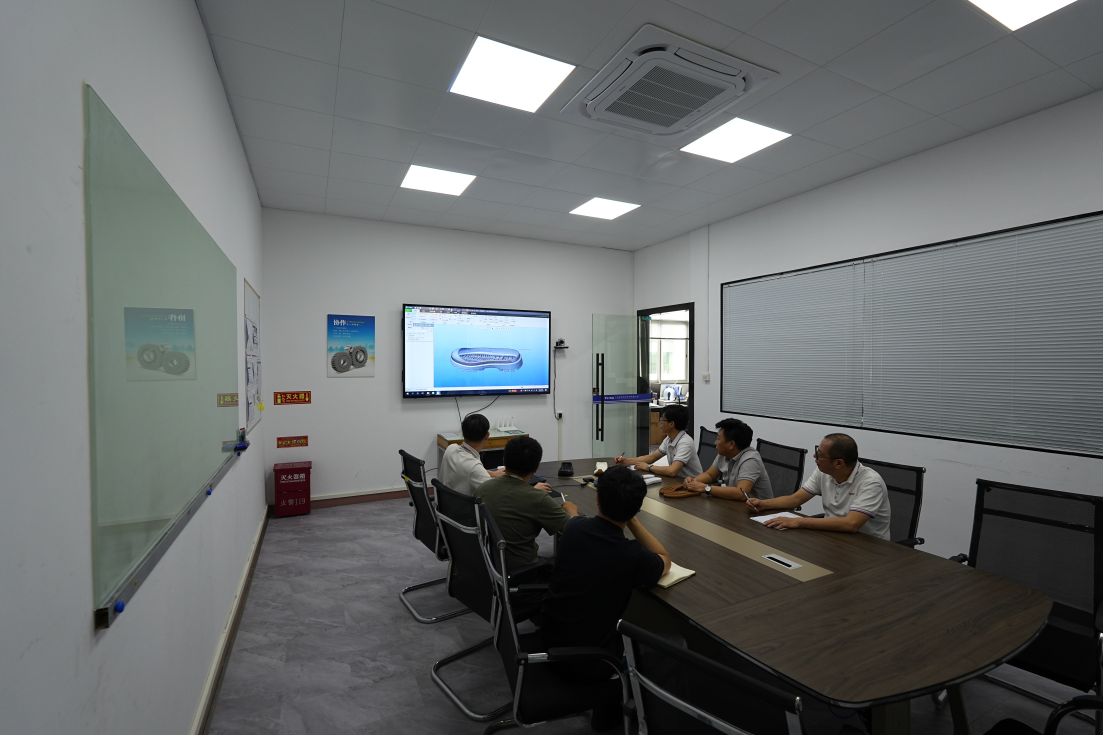 New Year's Day: A Fresh Chapter Begins Pet Economy Warms Hearts as Vking Embarks on New Journey with Loving Companions