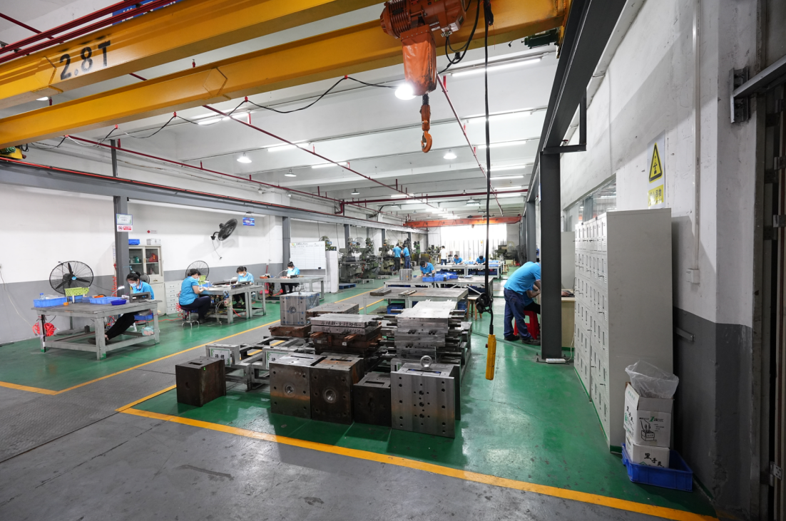 E-commerce platform becomes the main battlefield for pet rubber toy sales