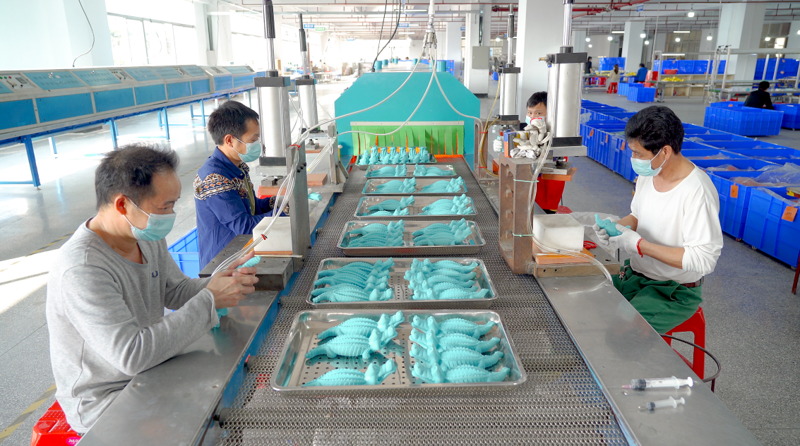 Chinese Academy of Sciences successfully conducted a pilot test of dandelion rubber, which is expected to replace natural rubber in pet toys