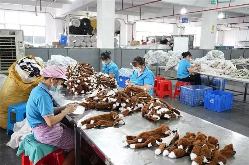 Domestic rubber pet toys secure a million-euro order from the EU, passing stringent EU pet safety certifications